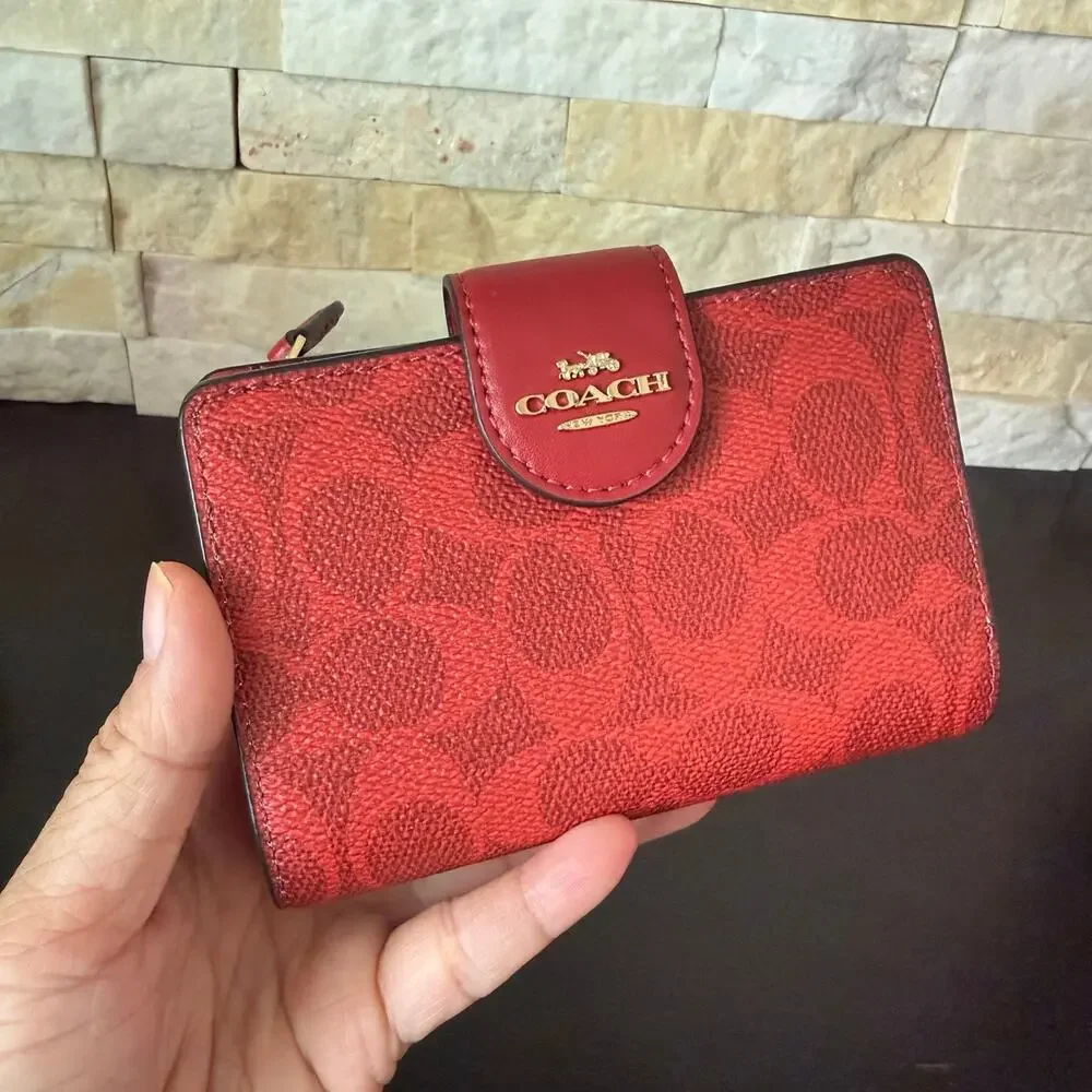 Coach bundle items‼️